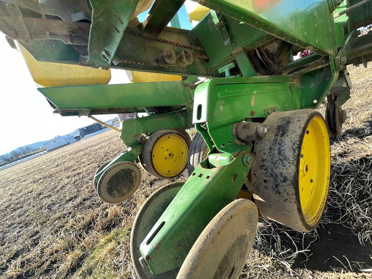 john-deere-7000-image-7