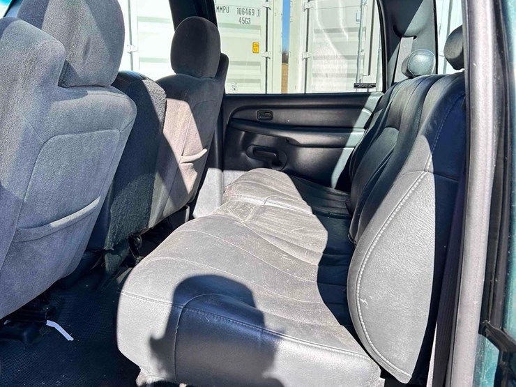 2002-chevrolet-2500hd-image-13