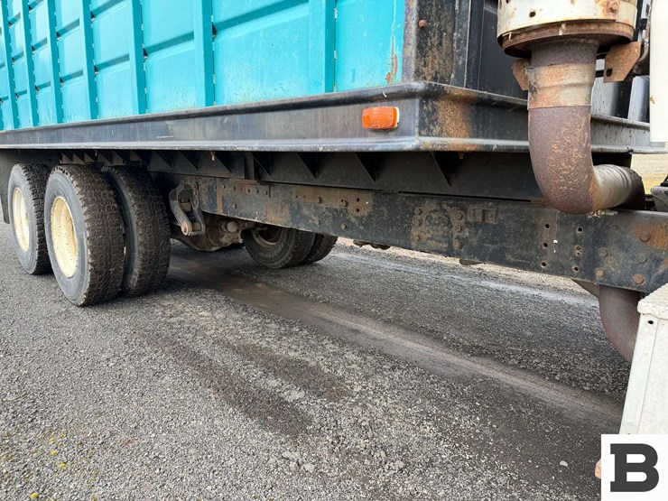 1980-ford-9000-image-33