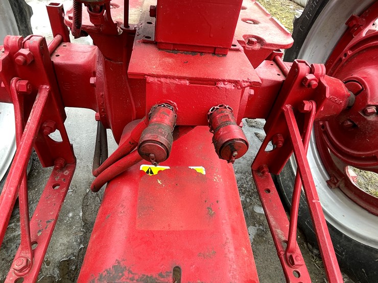 #3206-•-farmall-h-tractor-image-31