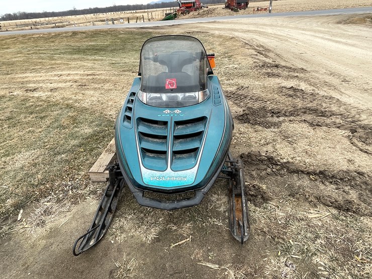 #3444-•-1998-polaris-indy-trail-snowmobile-for-parts-(no-registration-card)-image-2