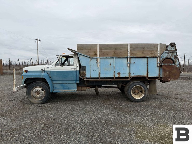 1992-ford-f700-image-2