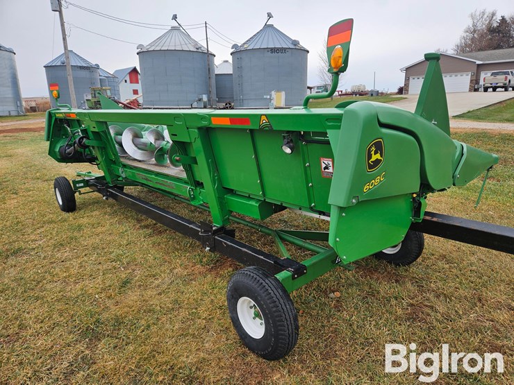 2016-john-deere-608c-image-5