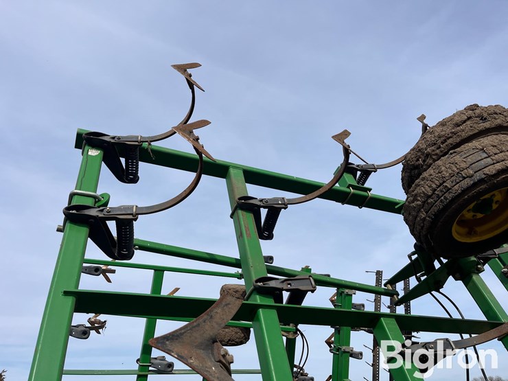 john-deere-2210-image-10