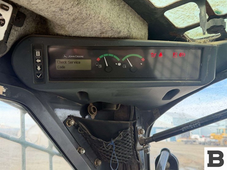 2010-john-deere-329d-image-39