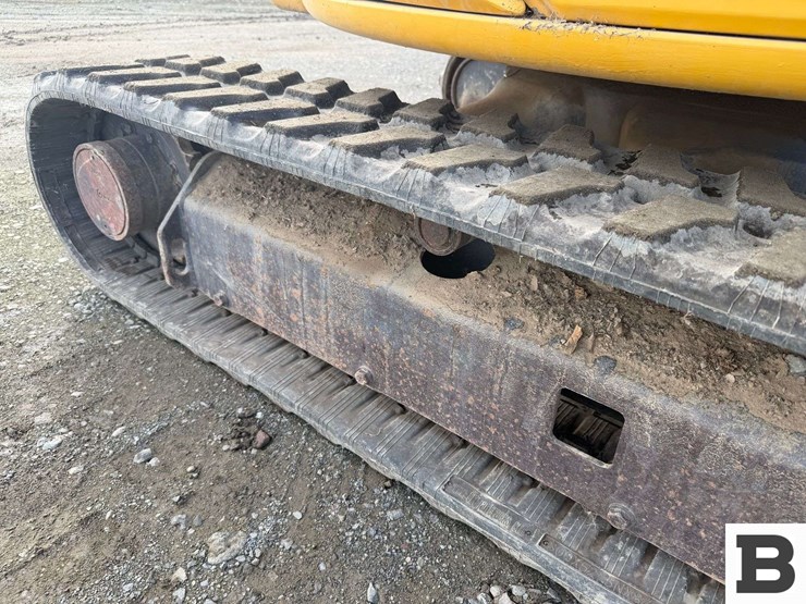 2012-deere-35d-image-22