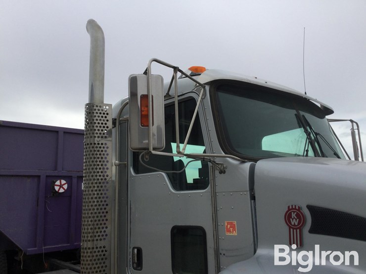 2013-kenworth-t440-image-16