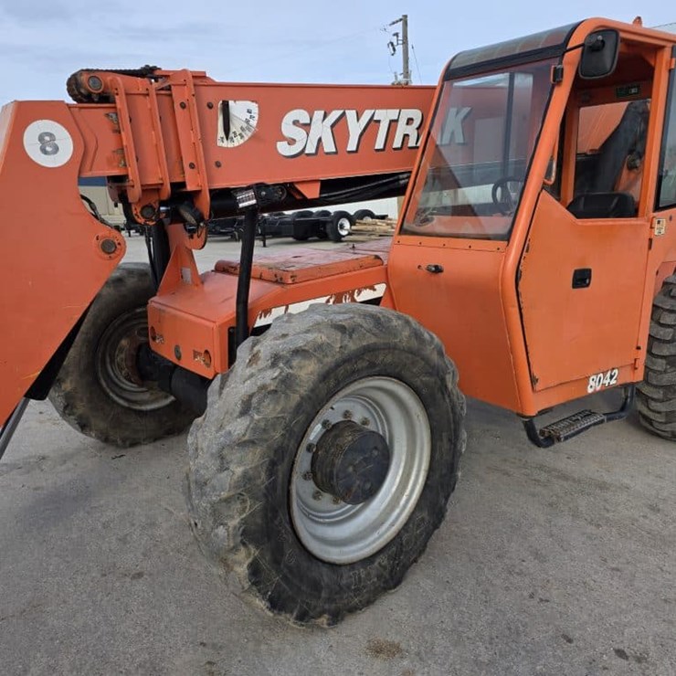 2008 SKY TRAK 8042