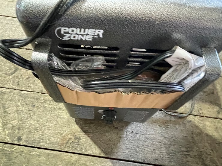 #7212-•-(2)-electric-milkhouse-heaters-image-8