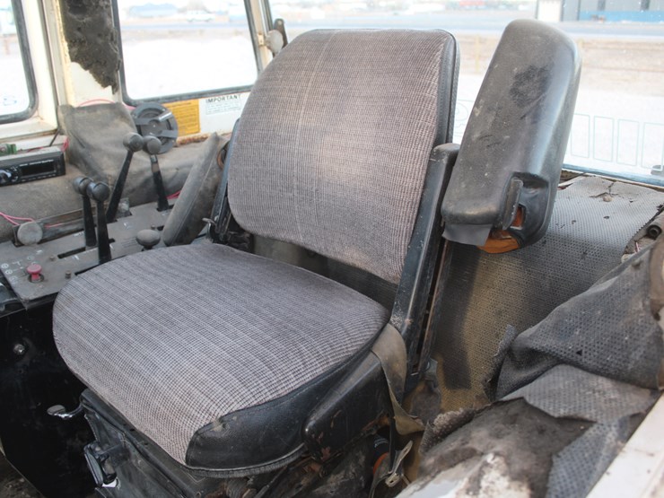 #1012-•-case-2390-tractor-image-22