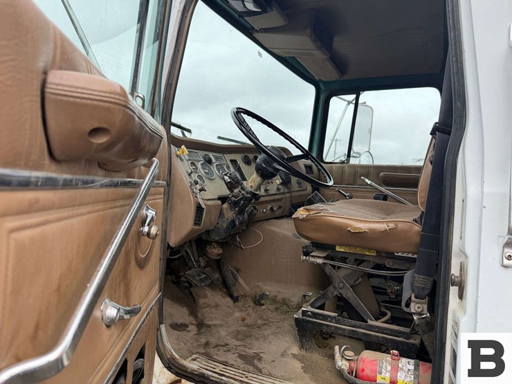 1991-ford-lnt9000-image-47