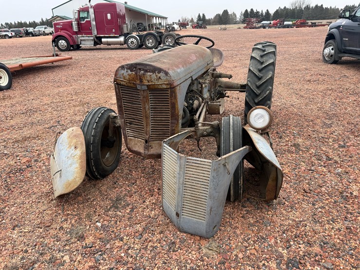 ferguson-30-parts-tractor-image-8
