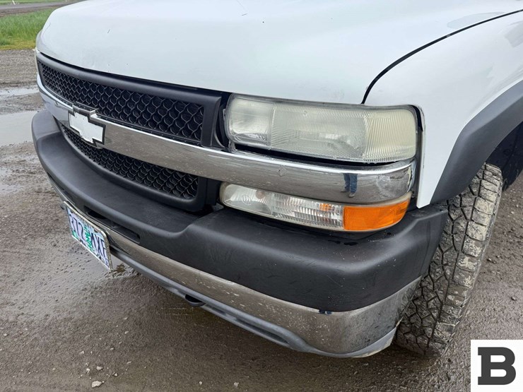 2002-chevrolet-silverado-2500-image-12