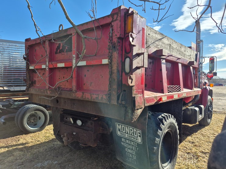 1985-gmc-7000-image-4