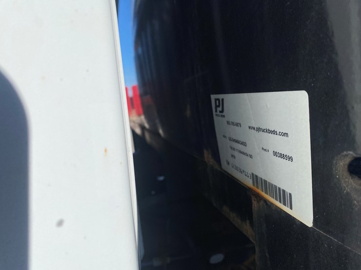 2012-dodge-ram-5500-image-12