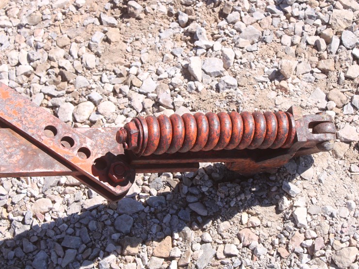 #2041-•-case-2-bottom-plow-image-7