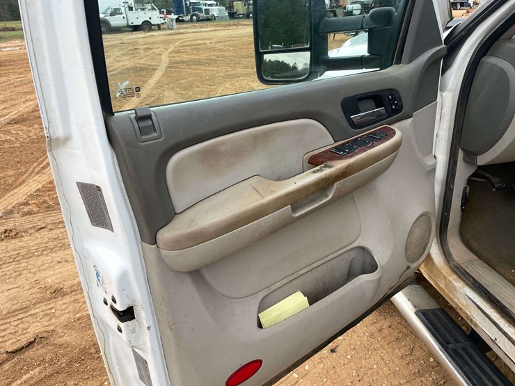 2008-chevrolet-silverado-3500-image-9