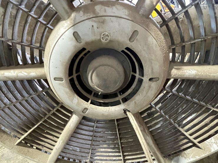 #7214-•-(2)-fans-image-10