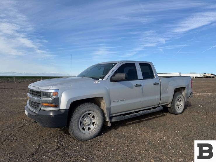 2018-chevrolet-silverado-1500-image-1