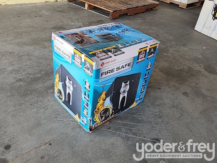 unused-first-alert-2087fa,-.94-cu.ft.-fire-and-water-proof-dial-combination-safe-image-2