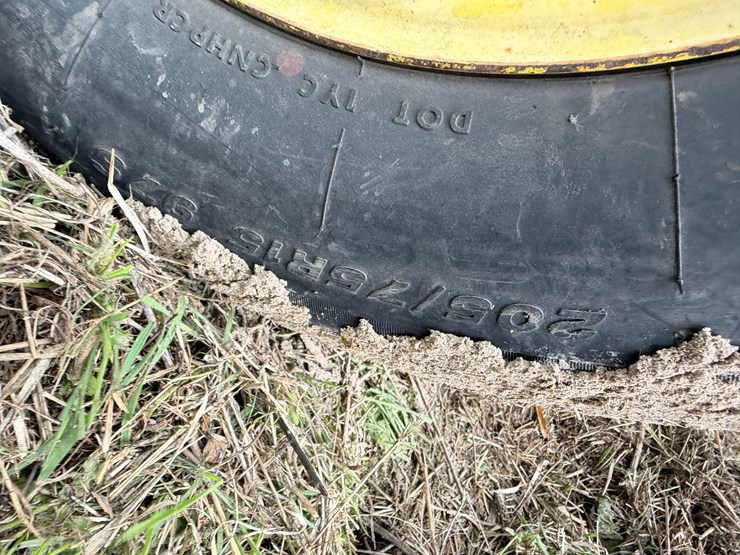 #41243-•-30'-header-trailer-image-5