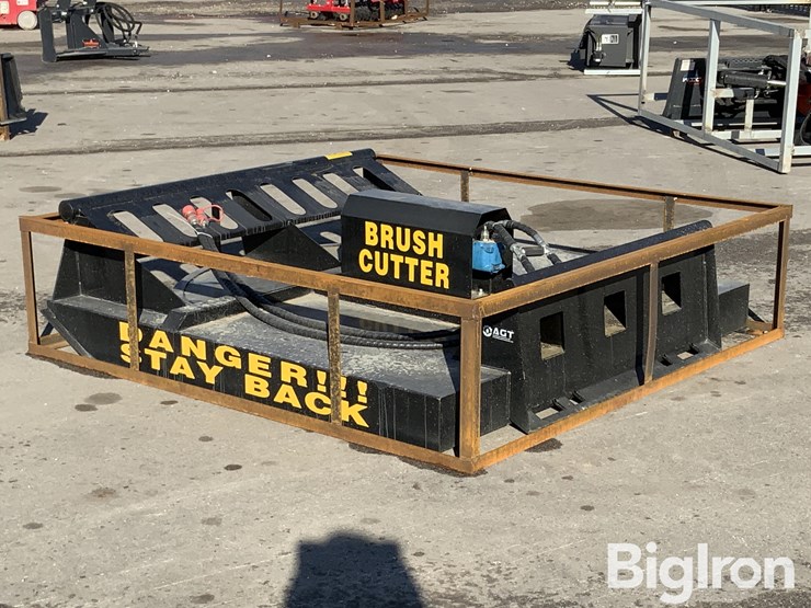 2025-massey-ferguson-730-image-7