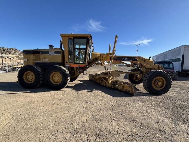 caterpillar-143h-image-7