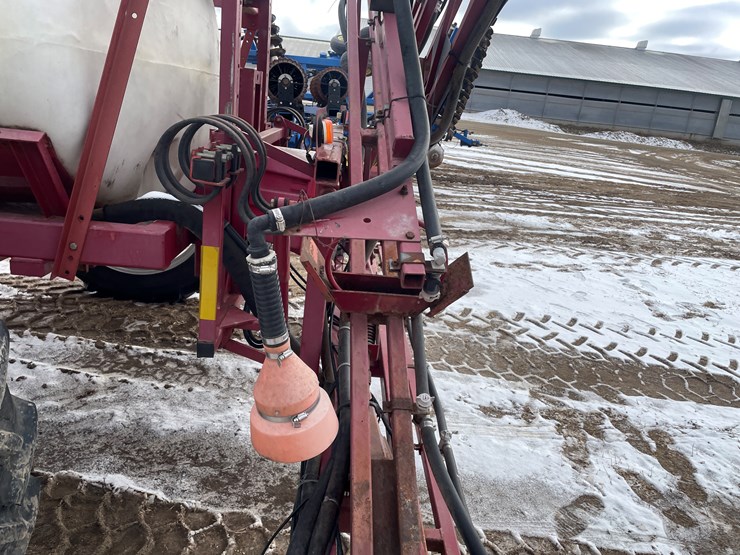 #1062-•-miller-pro-60'-sprayer-(somerset,-wi)-image-18