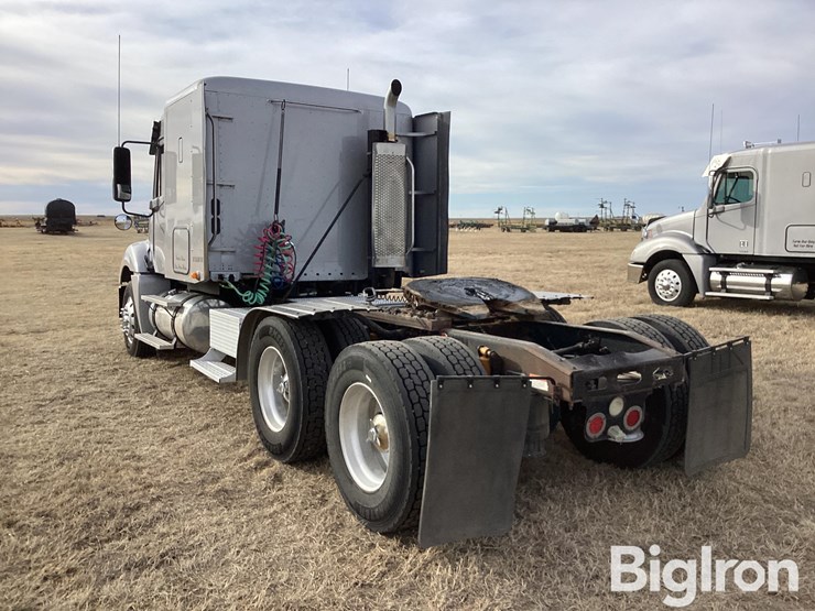 2007-freightliner-columbia-120-image-7