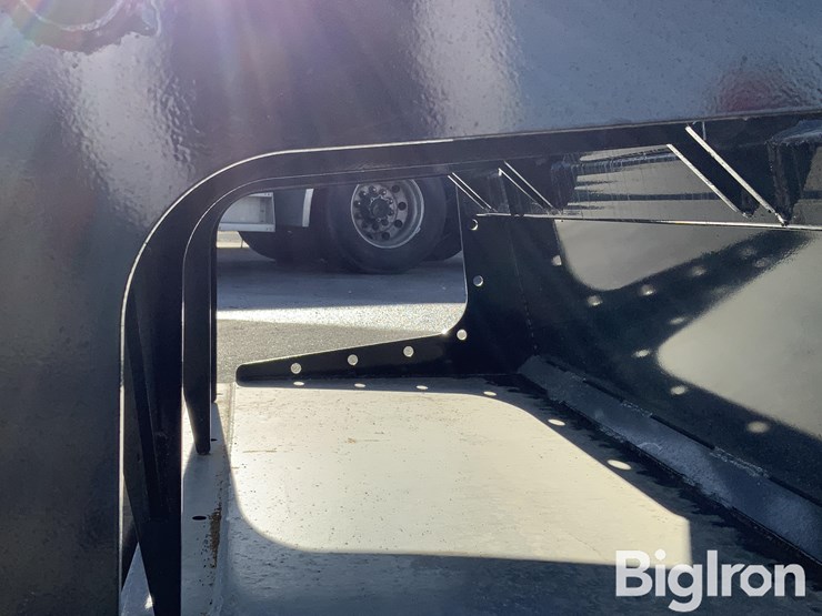 2025-massey-ferguson-730-image-15