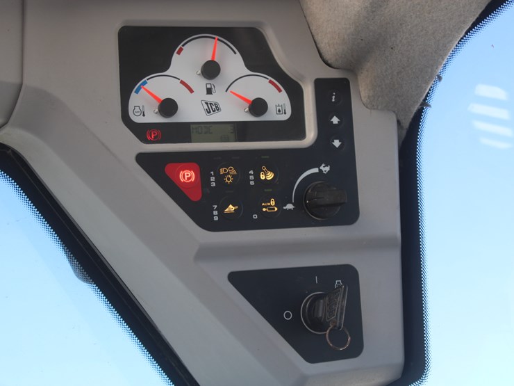 2014-jcb-205-image-32