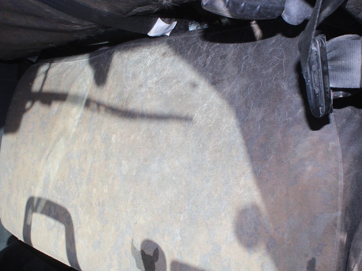 2023-john-deere-gator-image-33