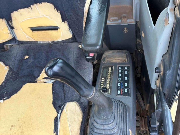 komatsu-pc228us-lc-image-13