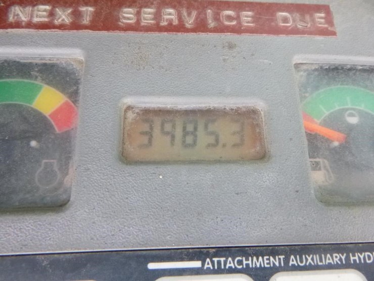 2005-bobcat-s300-image-29