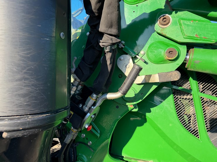 2017-john-deere-6120m-image-44