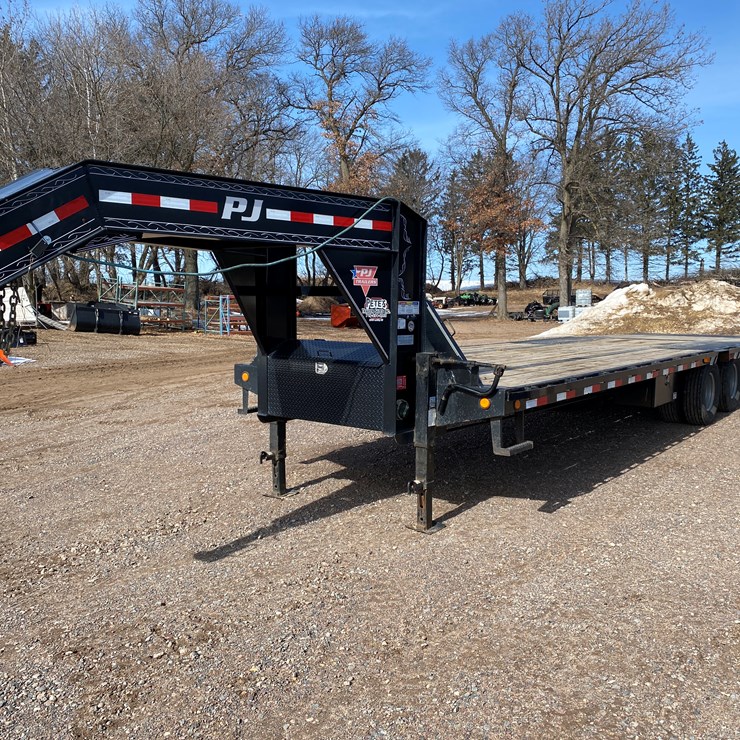 #1114 • 2019 PJ JY322 32' Flatbed Gooseneck Trailer (Has WI Title) (Colfax, WI)