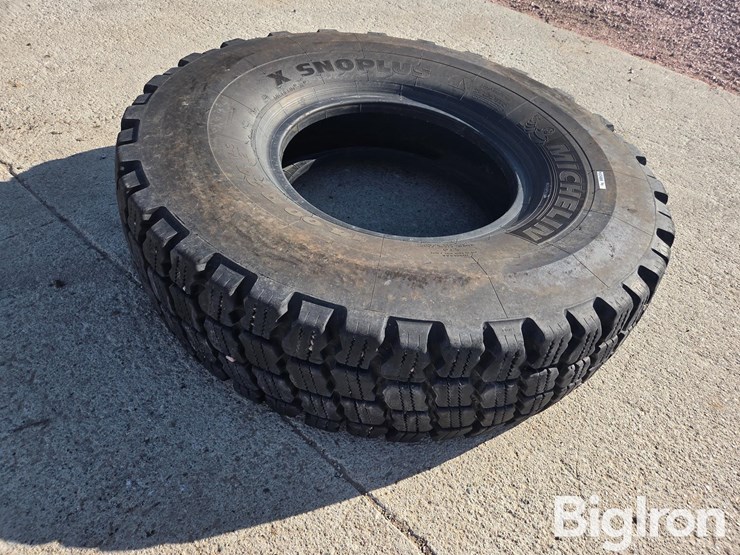 michelin-x-snow-plus-14.00r24-grader-tire-image-1