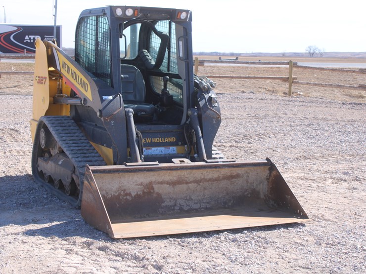 2021-new-holland-c327-image-3