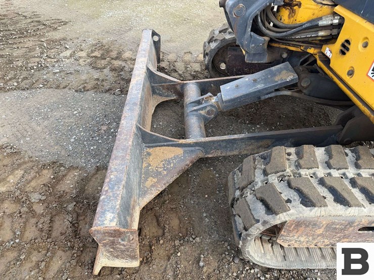 2012-deere-35d-image-11