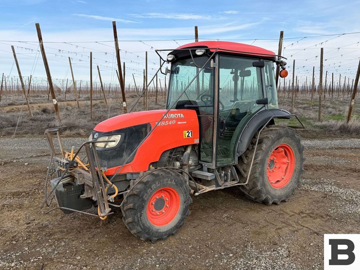 2014-kubota-m8540hd-image-1
