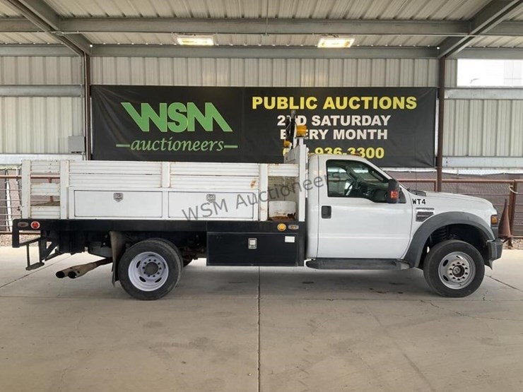 2010-ford-f550-image-1