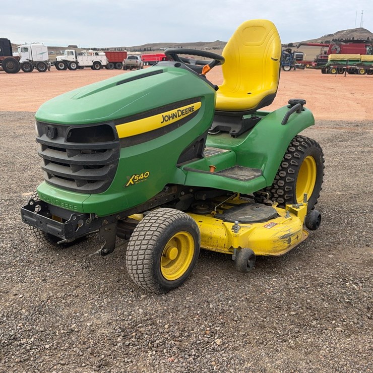 2011 JOHN DEERE X540