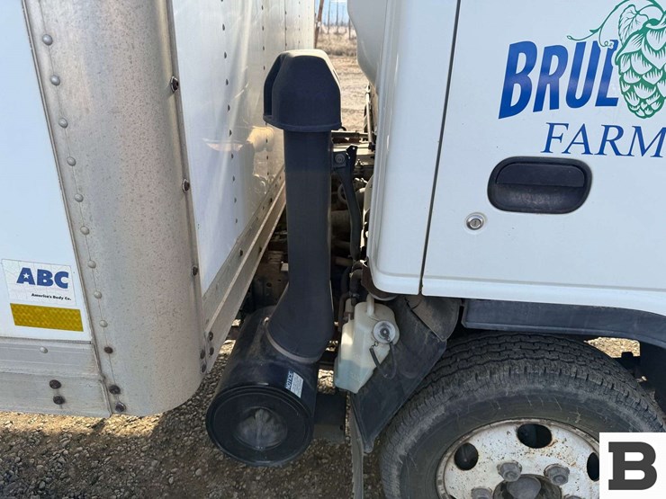 2005-isuzu-npr-image-25