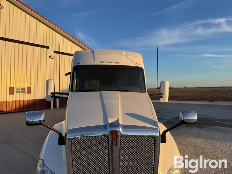 2021-kenworth-t680-image-11
