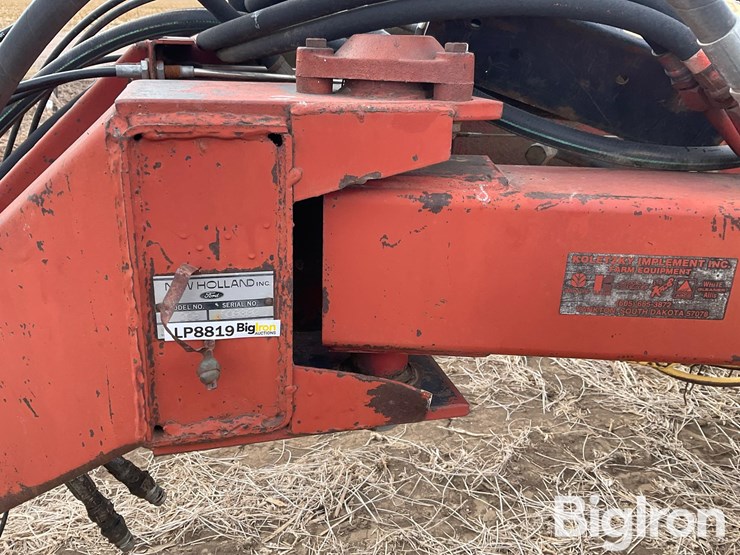 new-holland-216-image-12