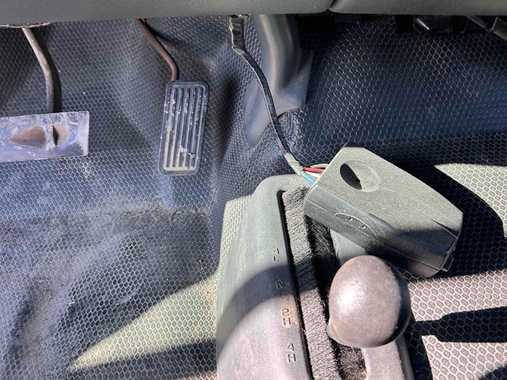 2002-chevrolet-2500hd-image-16