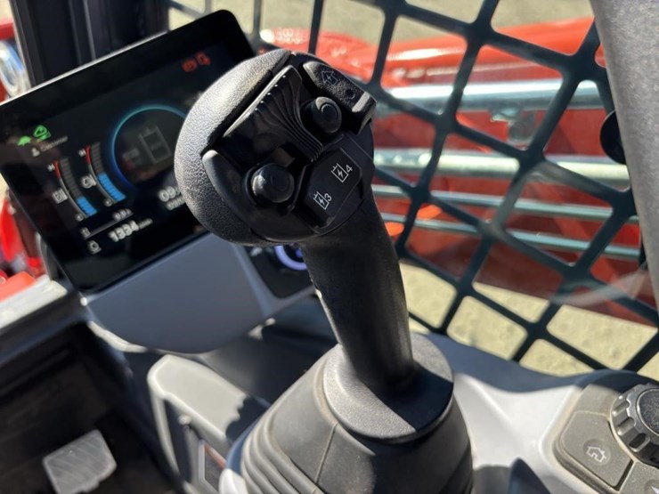 2024-kubota-svl75-3-image-24