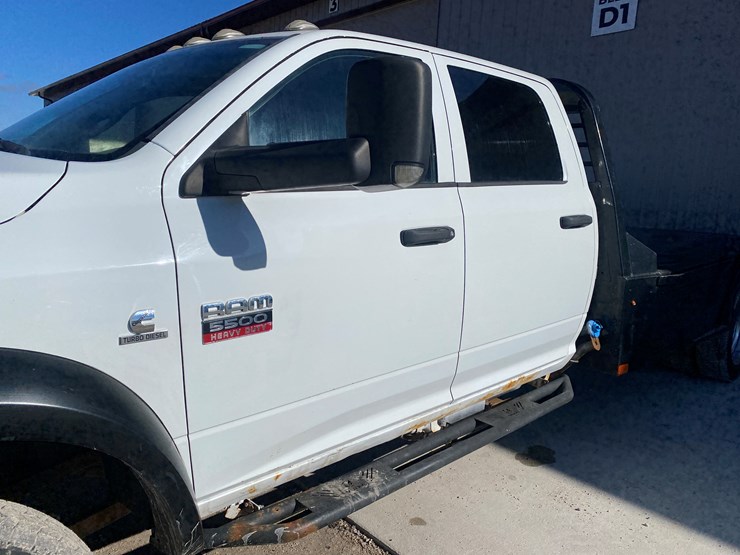 2012-dodge-ram-5500-image-5