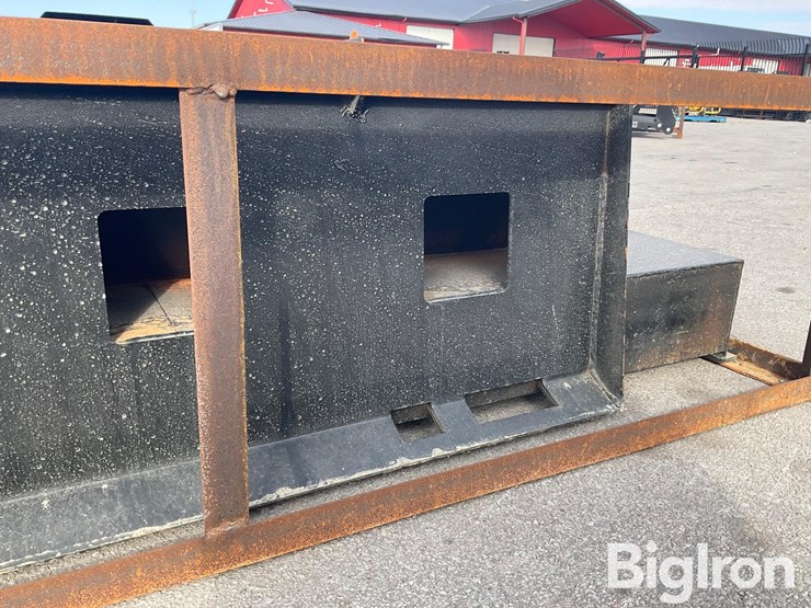 2025-massey-ferguson-730-image-9