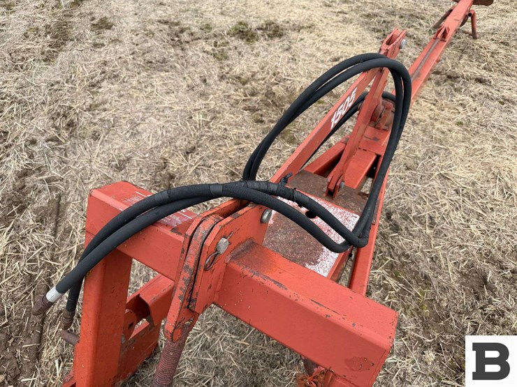 hesston-1505-image-7